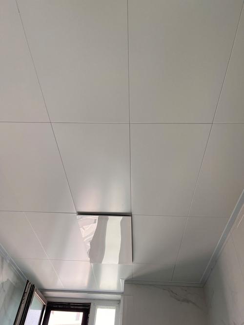 成吊顶和铝扣板集成吊顶有什么区别 成吊顶和铝扣板集成吊顶有什么区别