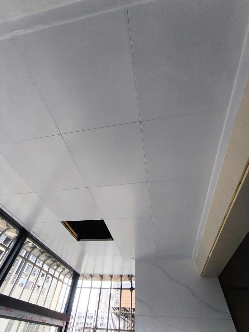 铝扣板吊顶的龙骨需要固定在墙上吗 铝扣板吊顶的龙骨需要固定在墙上吗